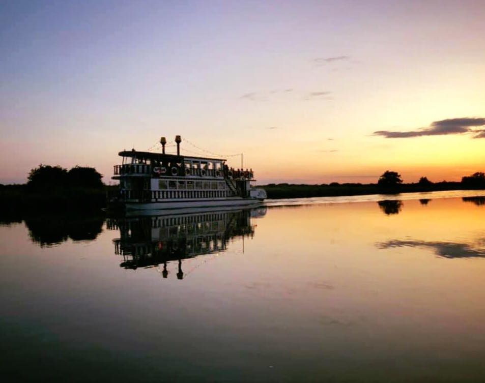 mississippi riverboat horning