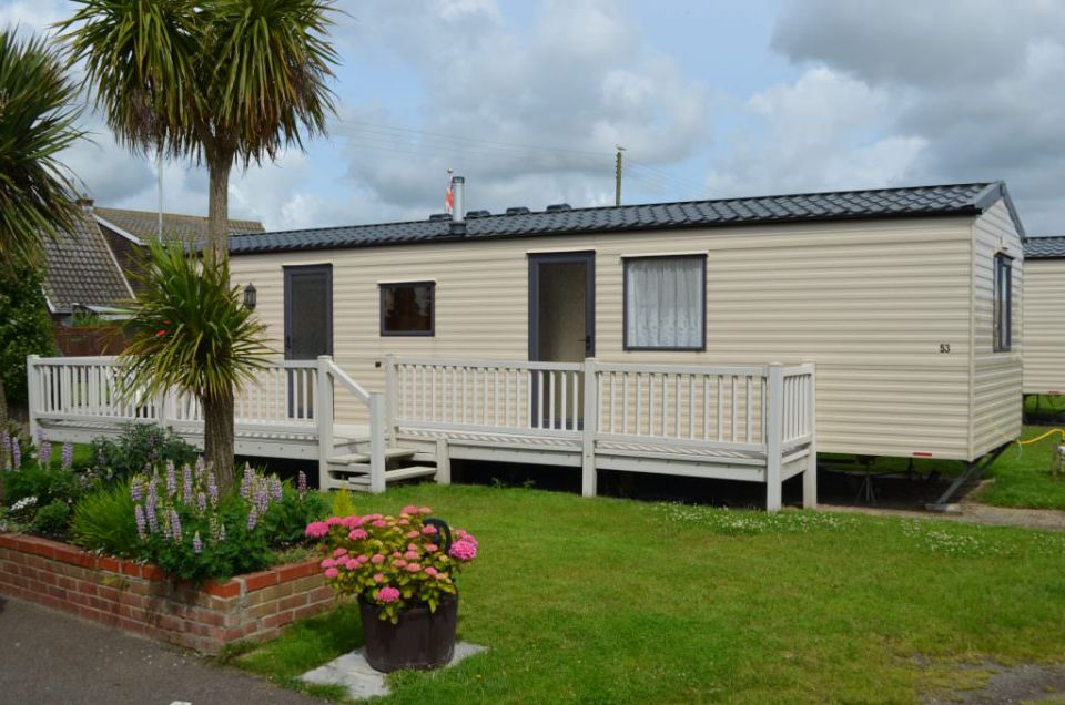 Eastern Beach Caravan Park | Visit East of England